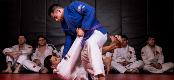 Os grandes benefícios de praticar jiu-jitsu